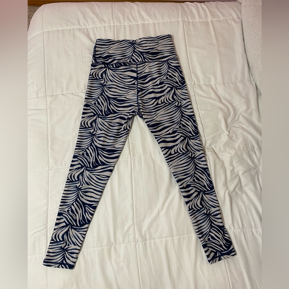 Kyodan Women’s Ultra High Waist Leggings Size Large. Pattern is Jacq Zebra. - Picture 8 of 10